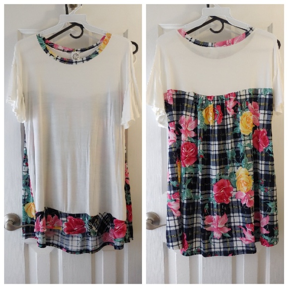 Reverse Back Floral Flutter Cap Sleeve Top - Picture 2 of 4